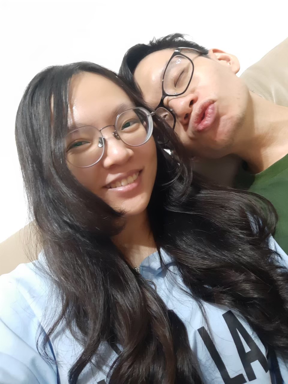 陪小均遠端，調眼鏡，吃火鍋，寫紅包