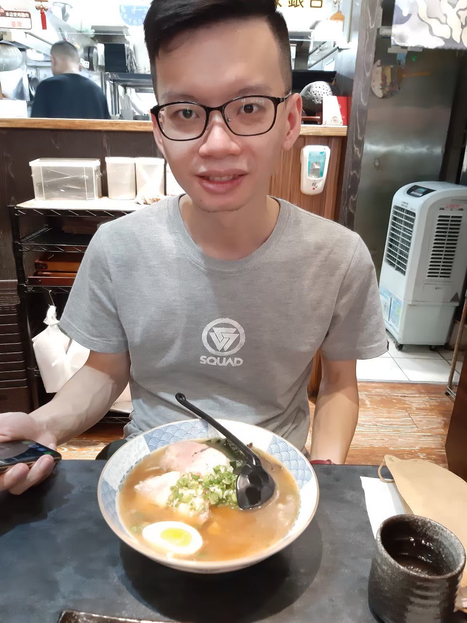 小均來丹鳳陪小金魚吃拉麵