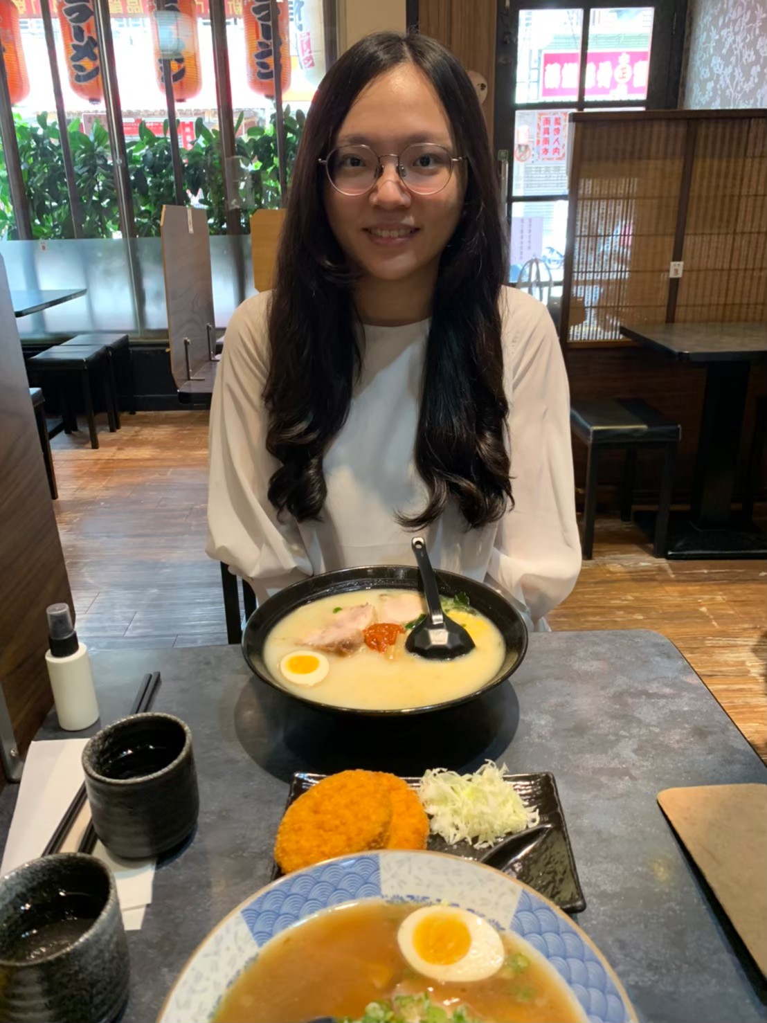 小均來丹鳳陪小金魚吃拉麵