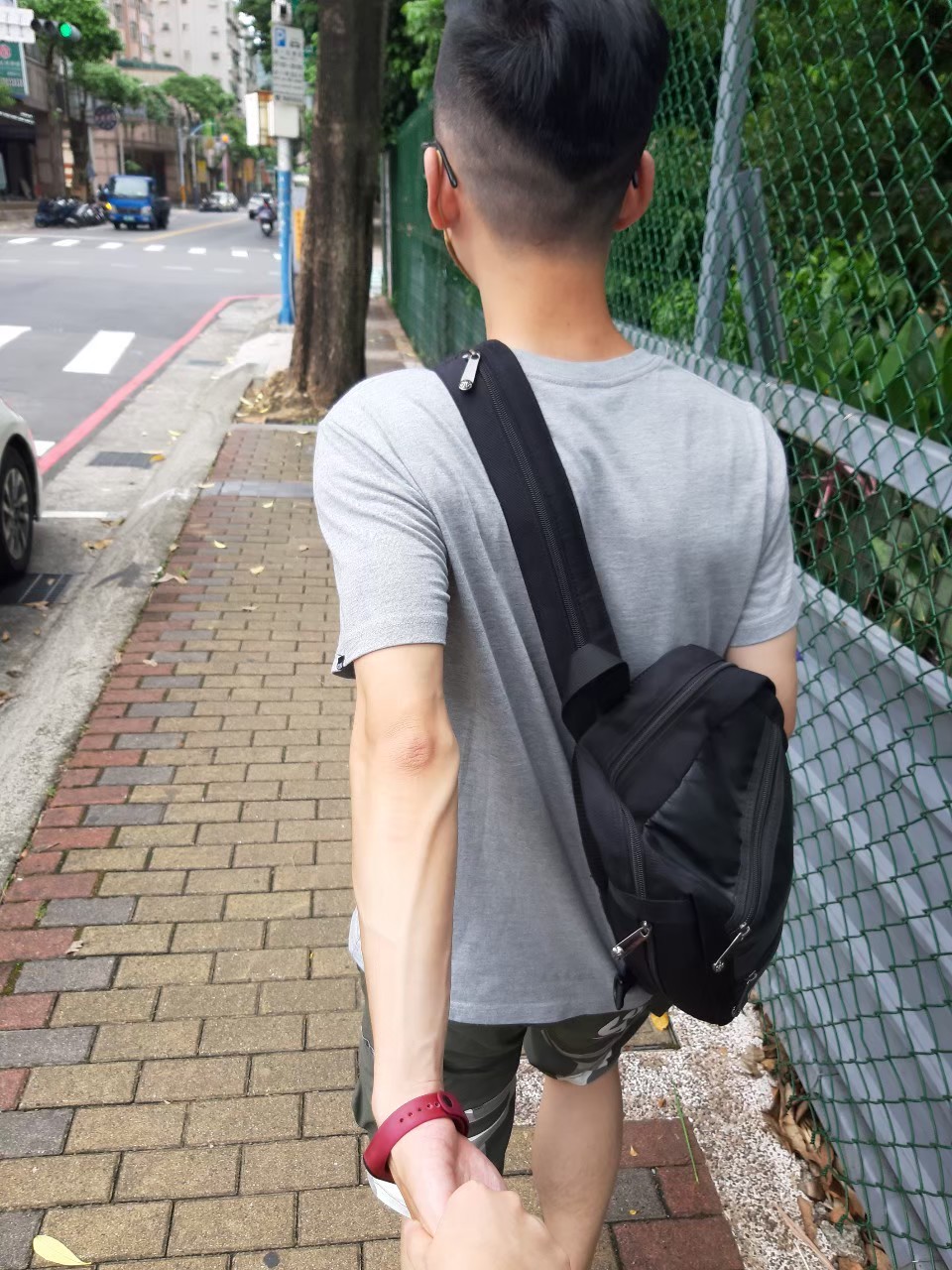 小均來丹鳳陪小金魚吃拉麵