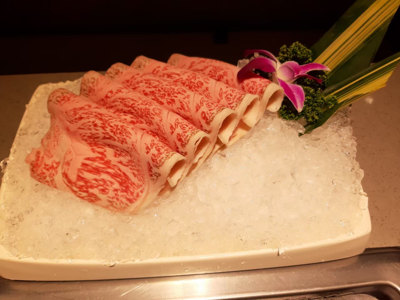 與小均吃早午餐，採買存糧，吃海底撈