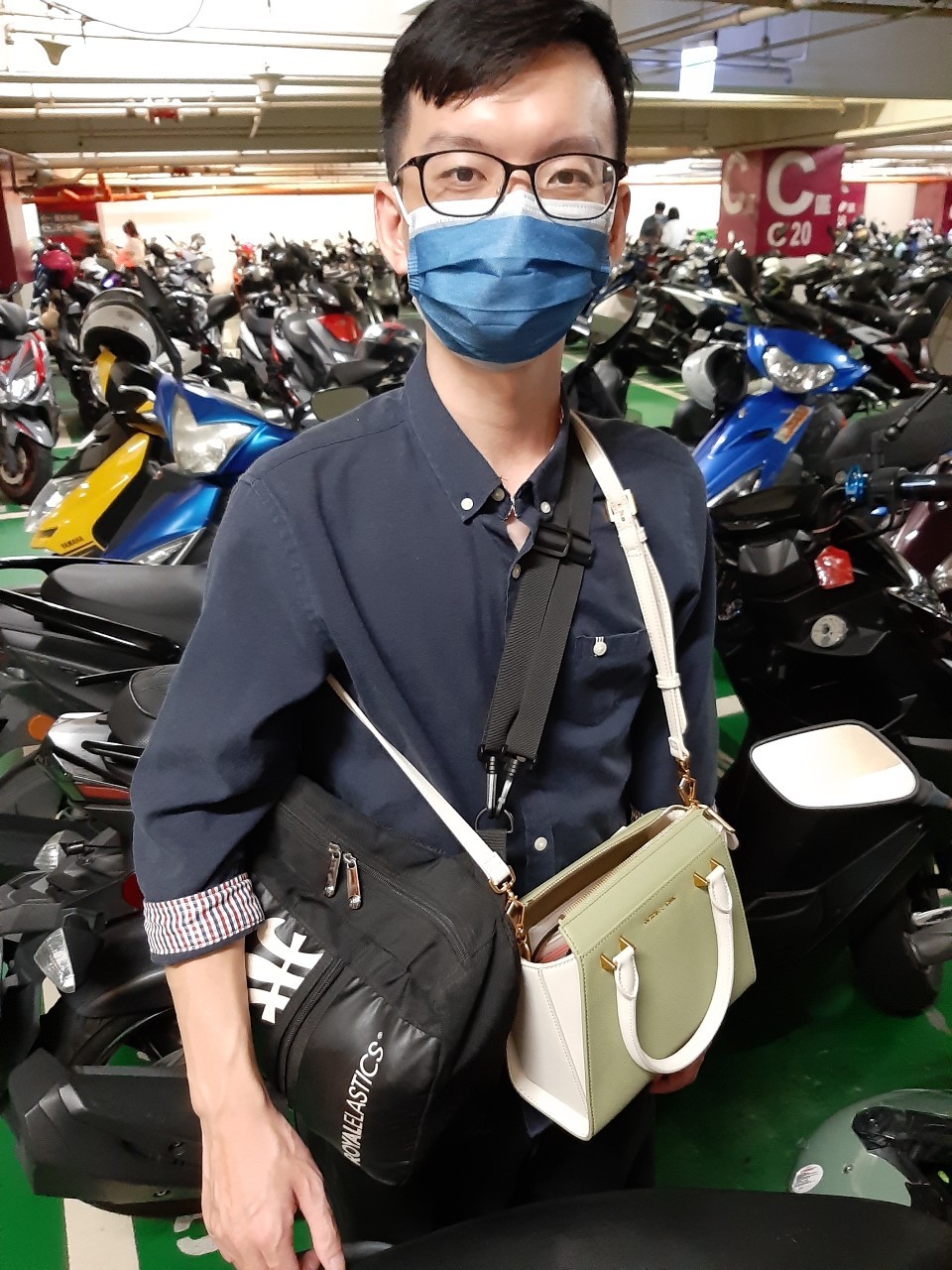 與小均遊戲團玩桌遊，吃海底撈