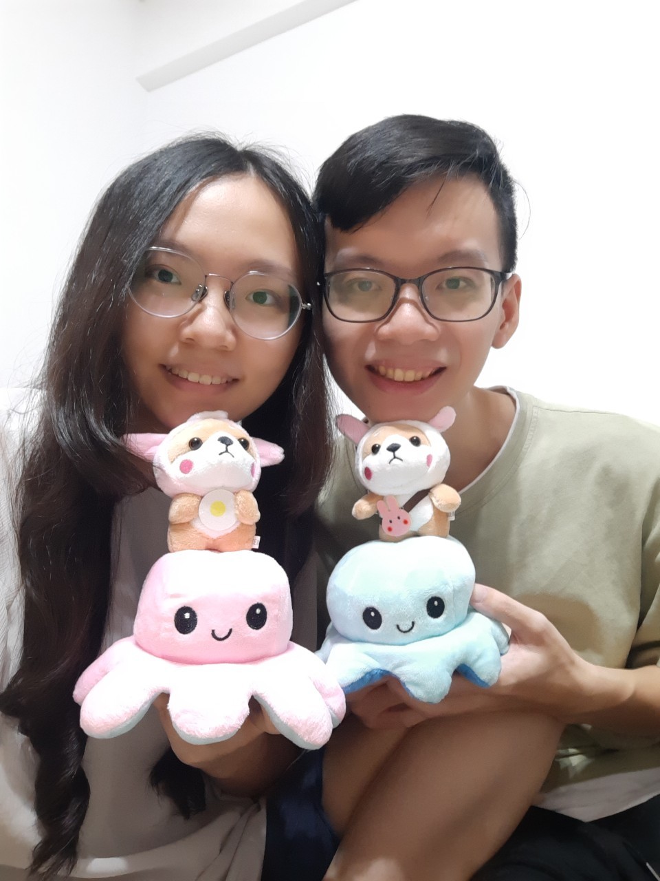 與小均認識一周年紀念日，交換禮物，買食材煮羊肉爐，整理香水櫃子