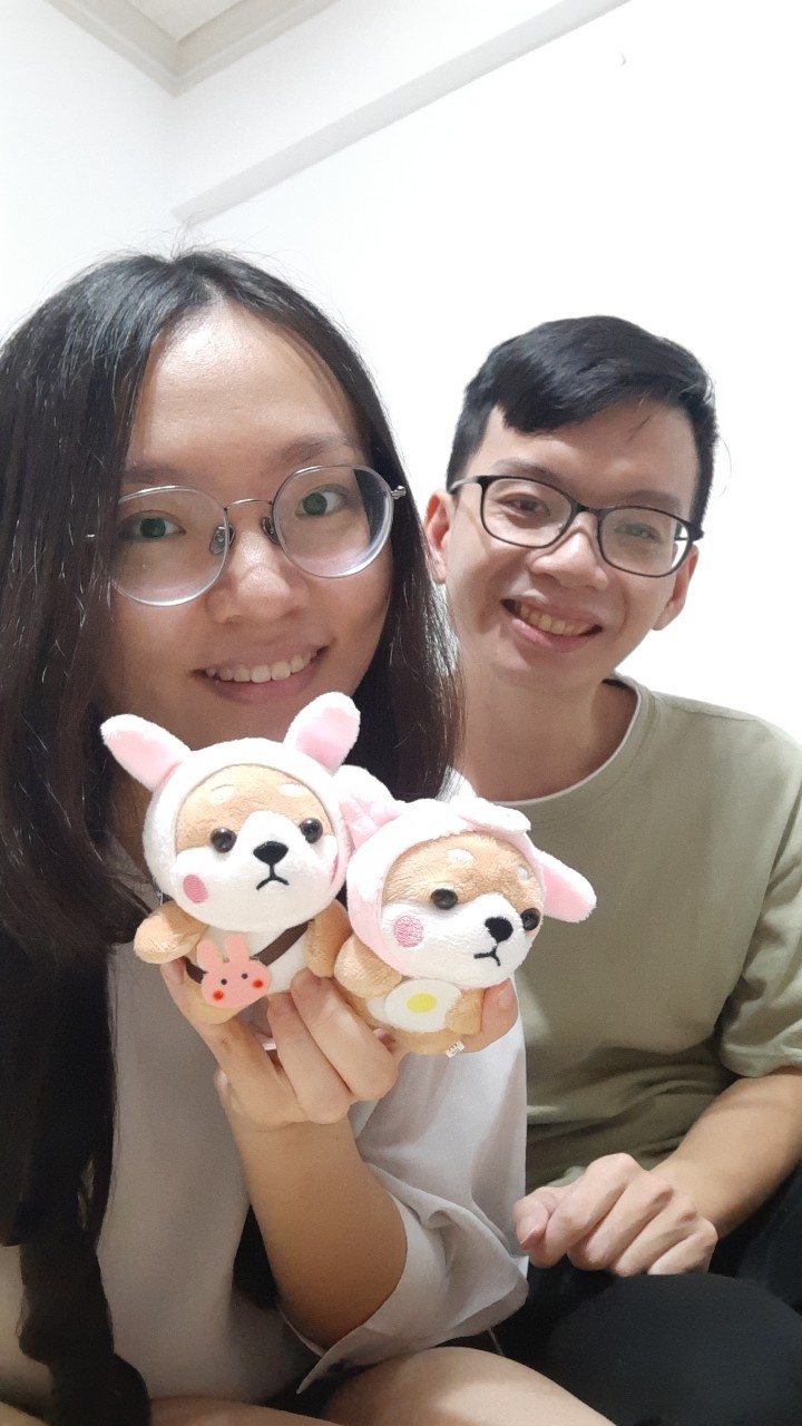 與小均認識一周年紀念日，交換禮物，買食材煮羊肉爐，整理香水櫃子