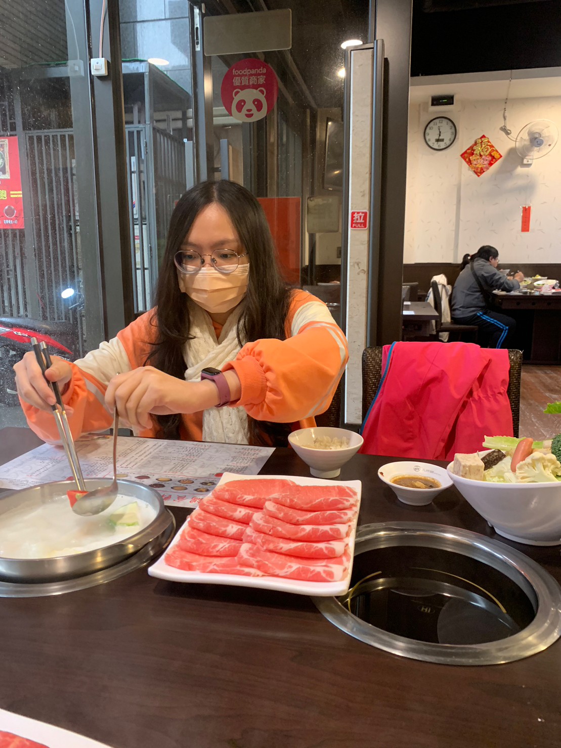 與小均參加丹鳳校慶，吃火鍋逛逛街