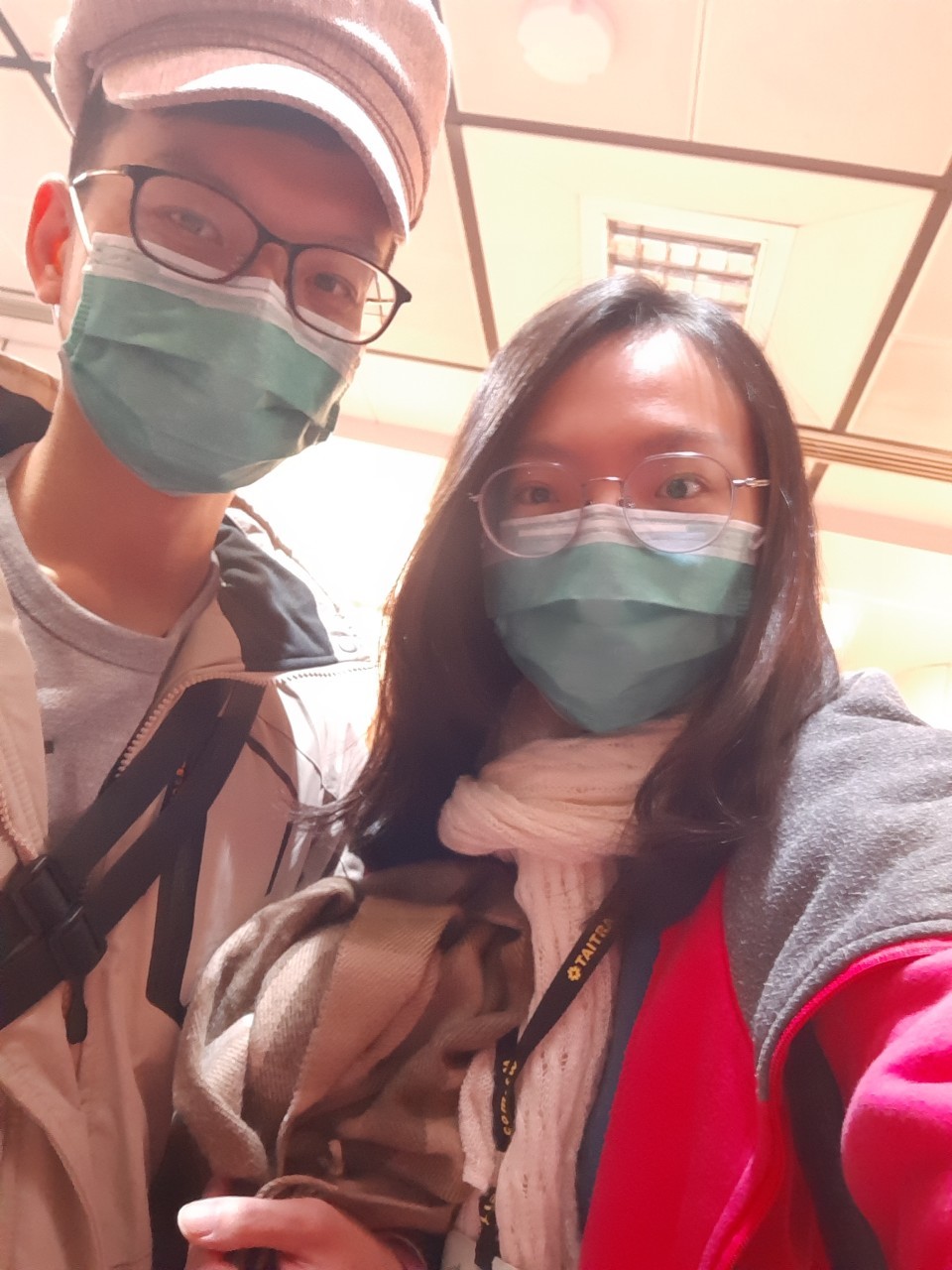 與小均健檢，逛四四南村，信義區買鞋子，討論廁所，吃火鍋