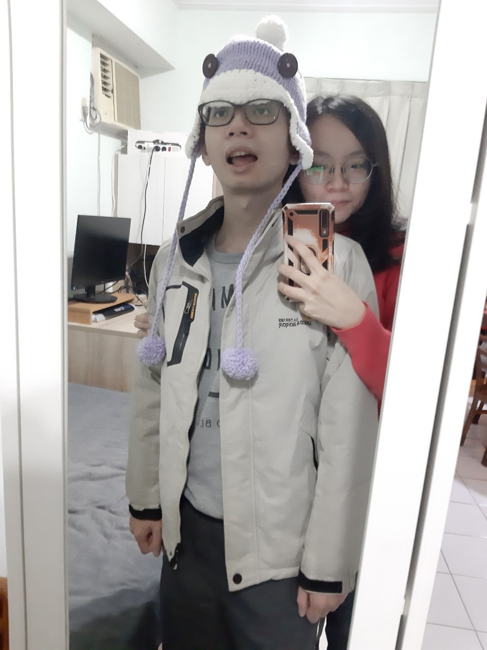 與小均吵架和好吵架又和好嗚嗚，煮咖喱飯，榨柳橙汁，吃壽司逛全聯