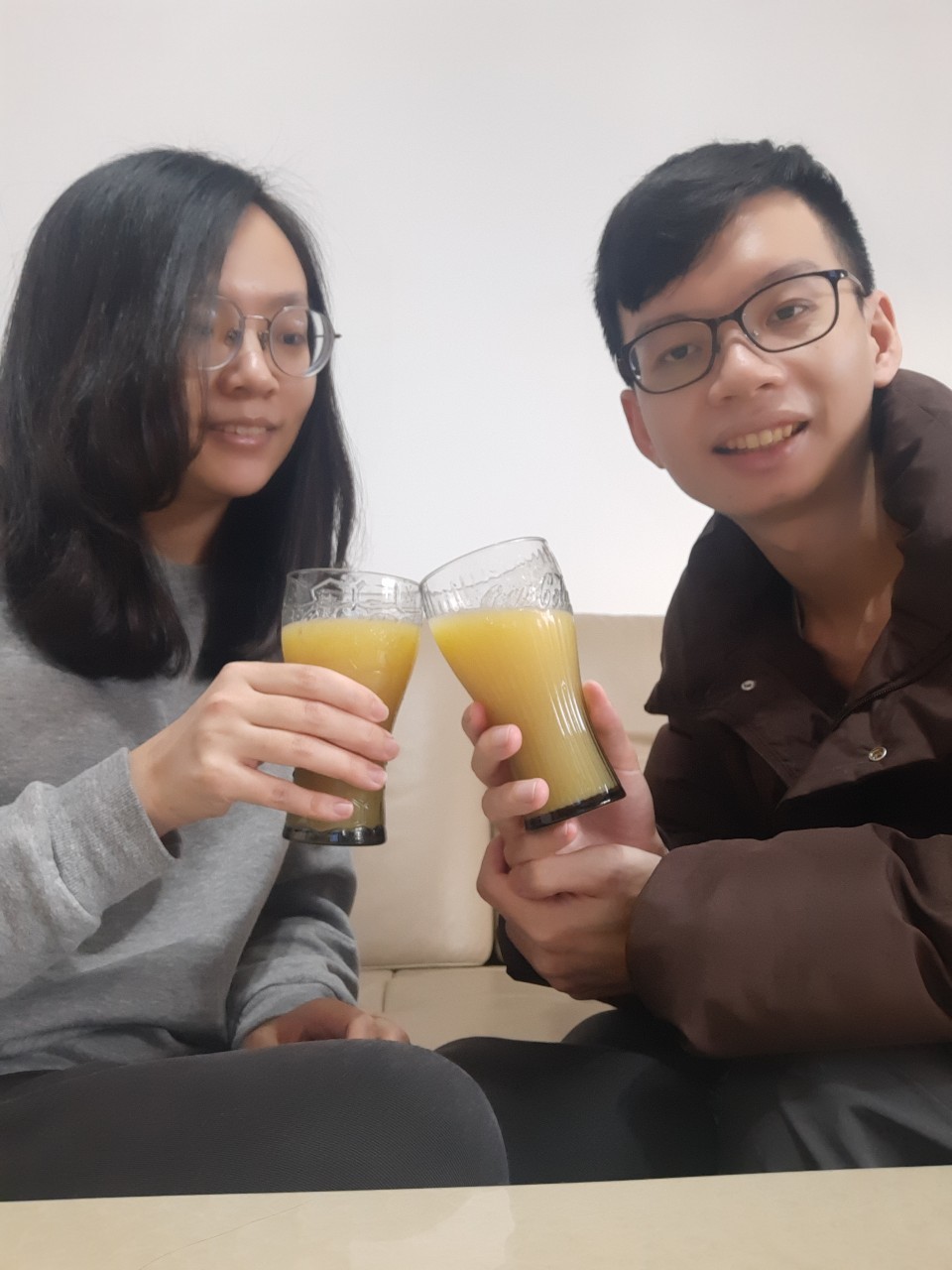 與小均吵架和好吵架又和好嗚嗚，煮咖喱飯，榨柳橙汁，吃壽司逛全聯