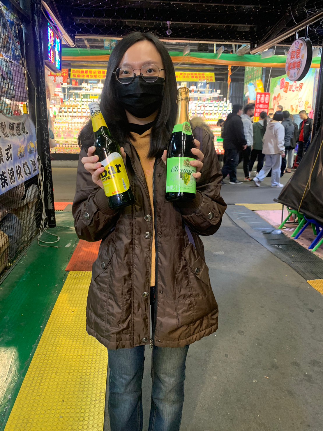 臨時起意去興仁夜市，套圈圈中獎品，吃可麗餅，買南南