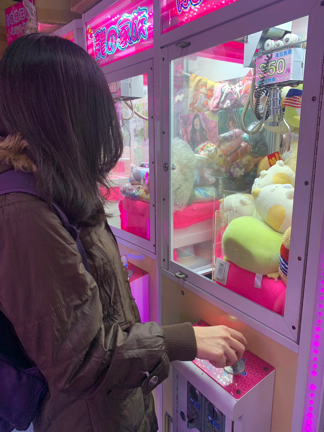 臨時起意去興仁夜市，套圈圈中獎品，吃可麗餅，買南南