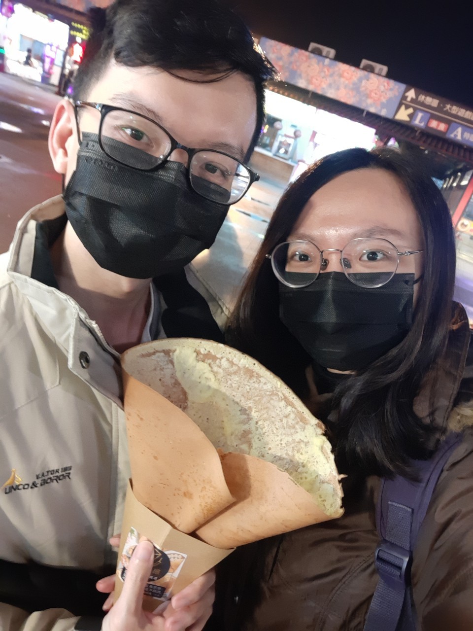 臨時起意去興仁夜市，套圈圈中獎品，吃可麗餅，買南南