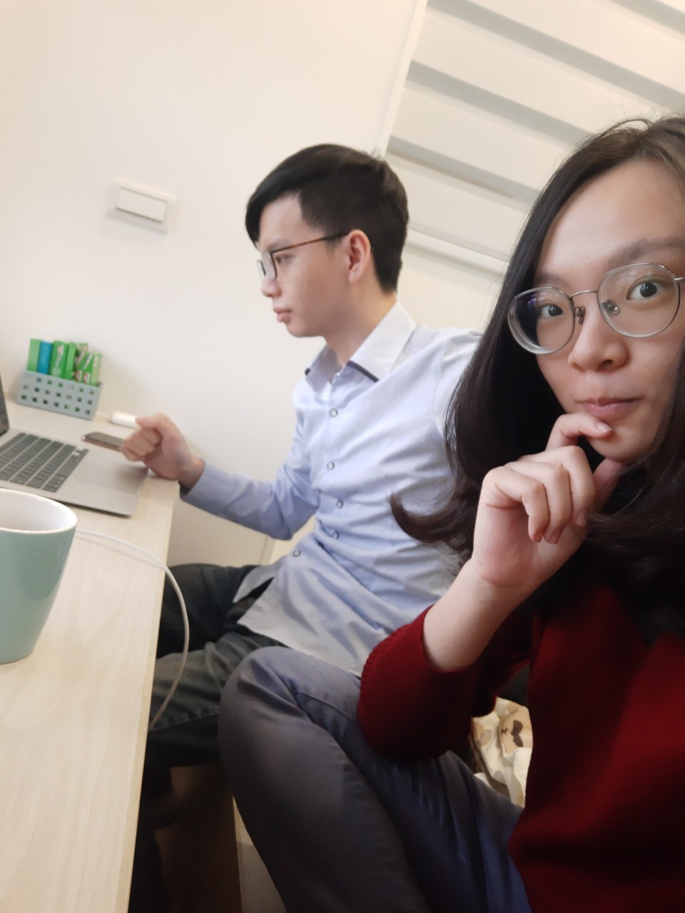 與小均下班約會，陪小均開會，照顧小紅來的我，拿新眼鏡，吃麥當勞，買南南