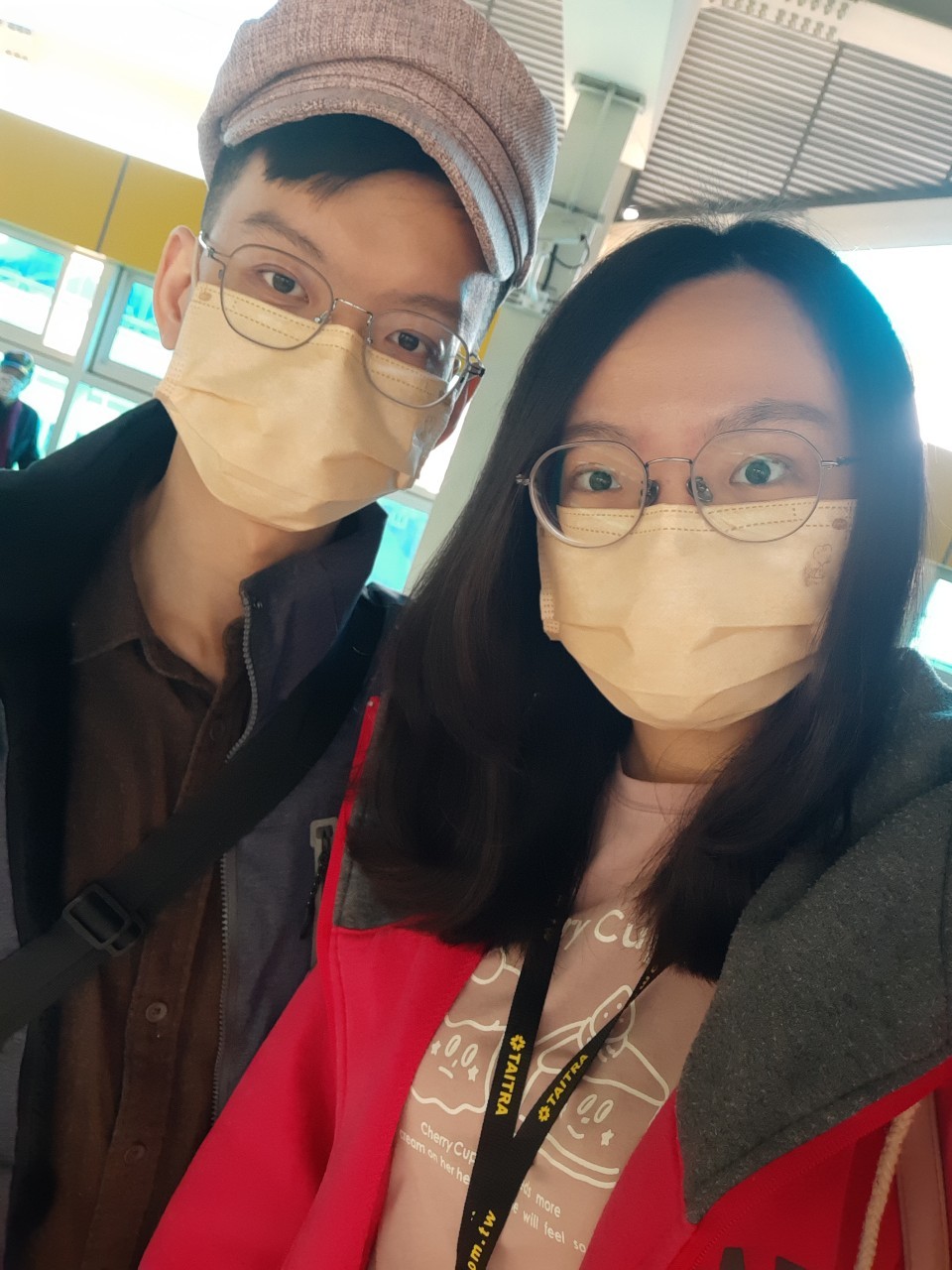 與小均遊戲團板橋吃一幻，西門逛逛，看電影想見你