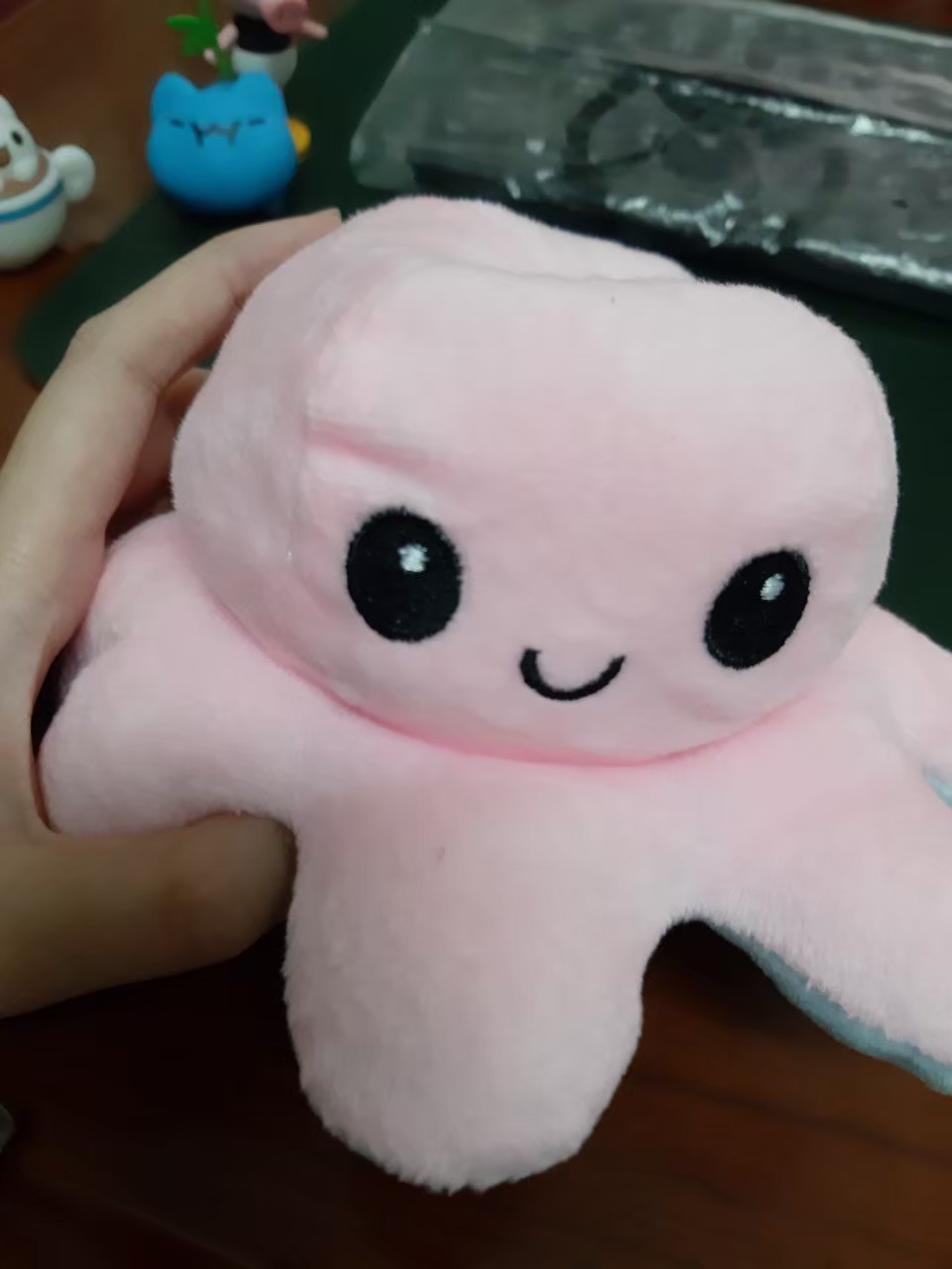 與小均牽新機車，安裝音響，玩庫洛魔法使app，買臭豆腐，送禮盒