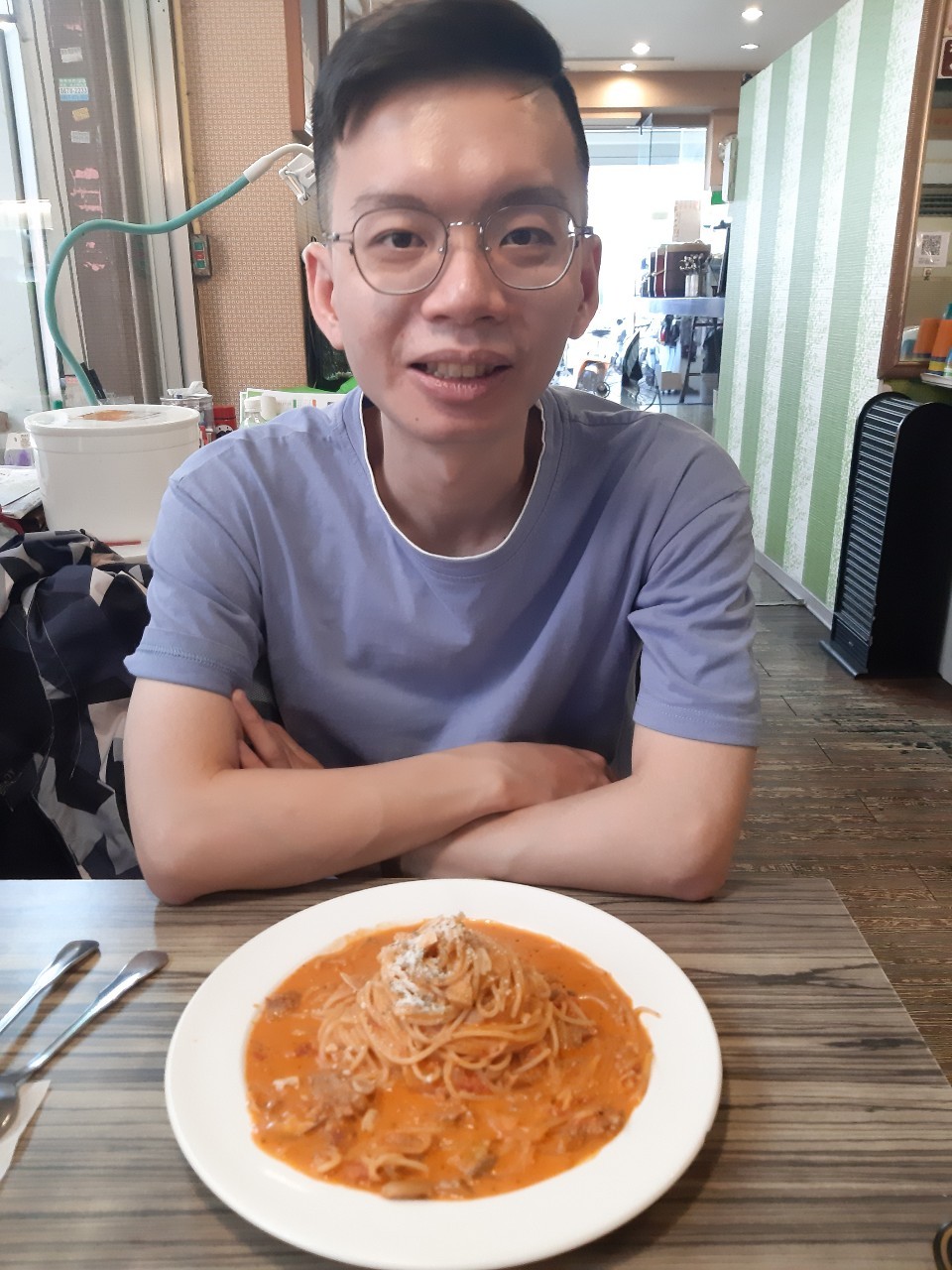 與小均吃頑童，逛net，買小七芋泥甜點，吃粥大師