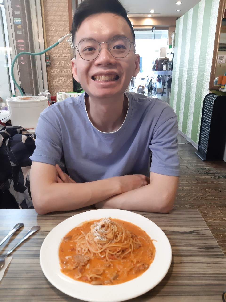 與小均吃頑童，逛net，買小七芋泥甜點，吃粥大師