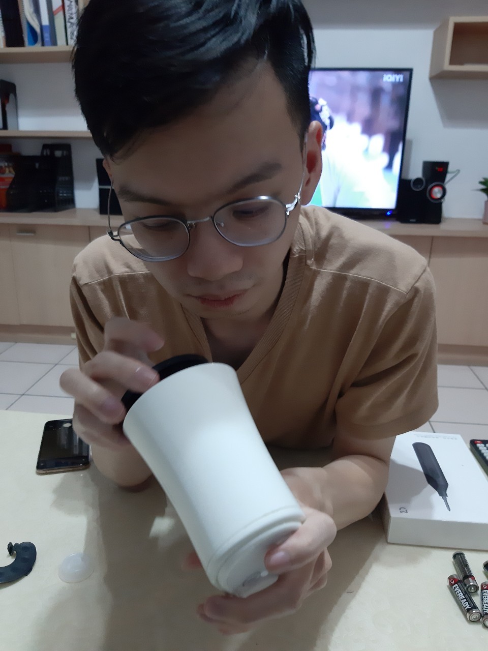 爆吃披薩麵線胡椒餅，小金魚屁好香，拆酒精機