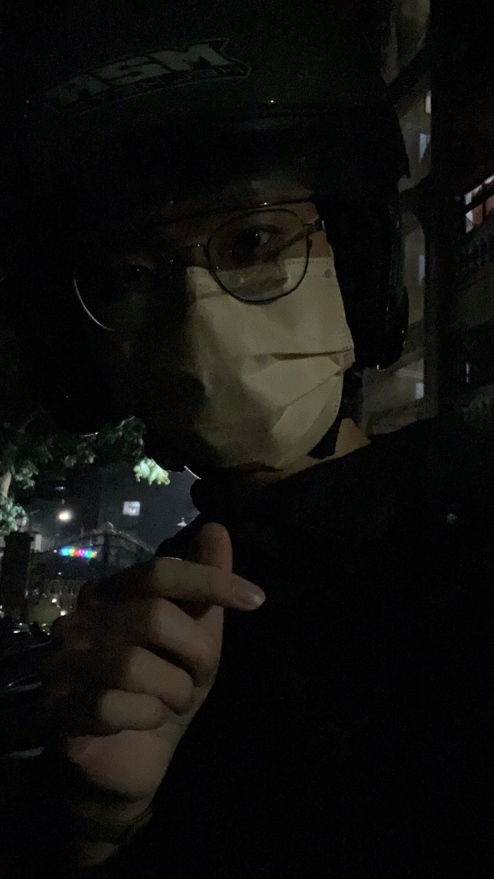 與小均還有香蕉.香蕉女友小林一起吃火鍋，玩湯姆熊，採買，調眼鏡，吃麥當勞，炒嫩蛋吃