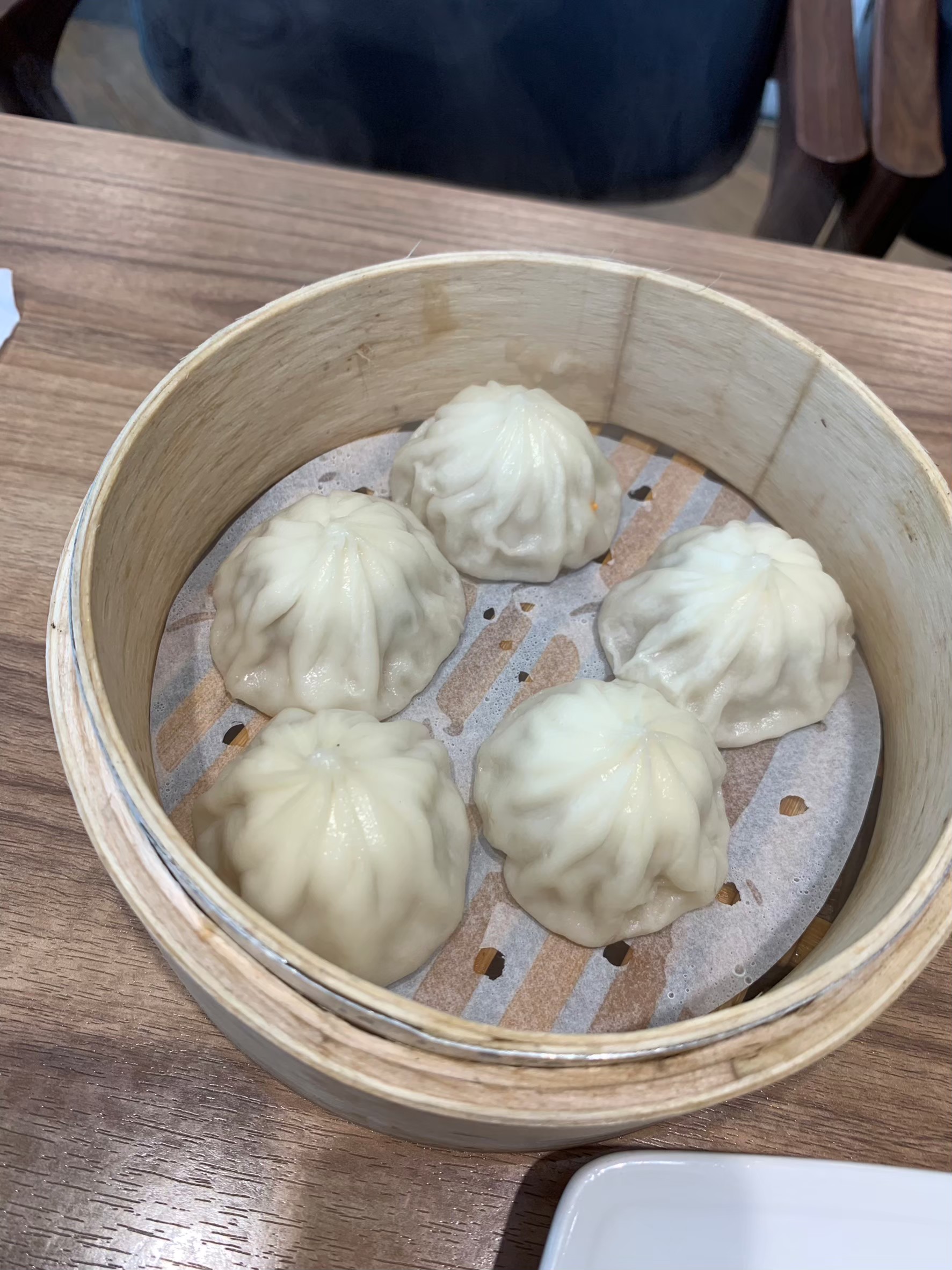 與小均逛泰山圖書館，吃點22港式，做提貨券卡片，設定網路郵局，買蘭州吃，討論未來