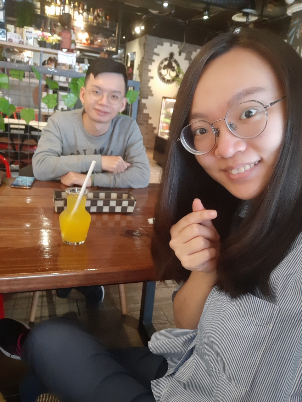 與小均中餐約會吃地平線1號，全聯採買，吃脆皮烤饅頭