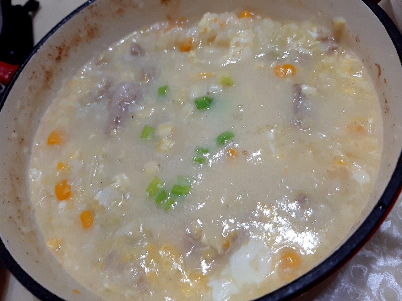 與小均吃享食，整理家裡，採買零食，煮粥，領貨