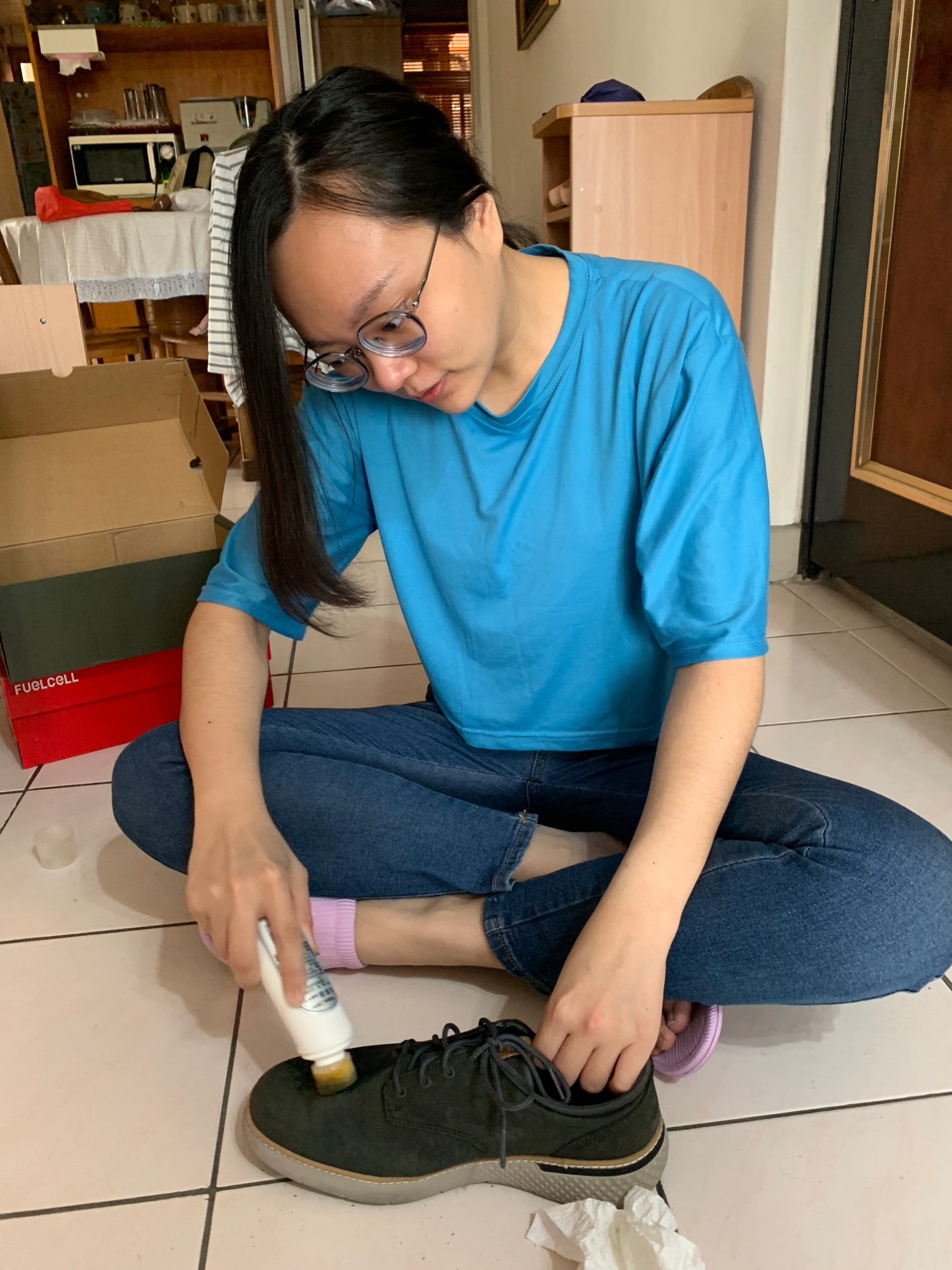 與小均吃享食，整理家裡，採買零食，煮粥，領貨