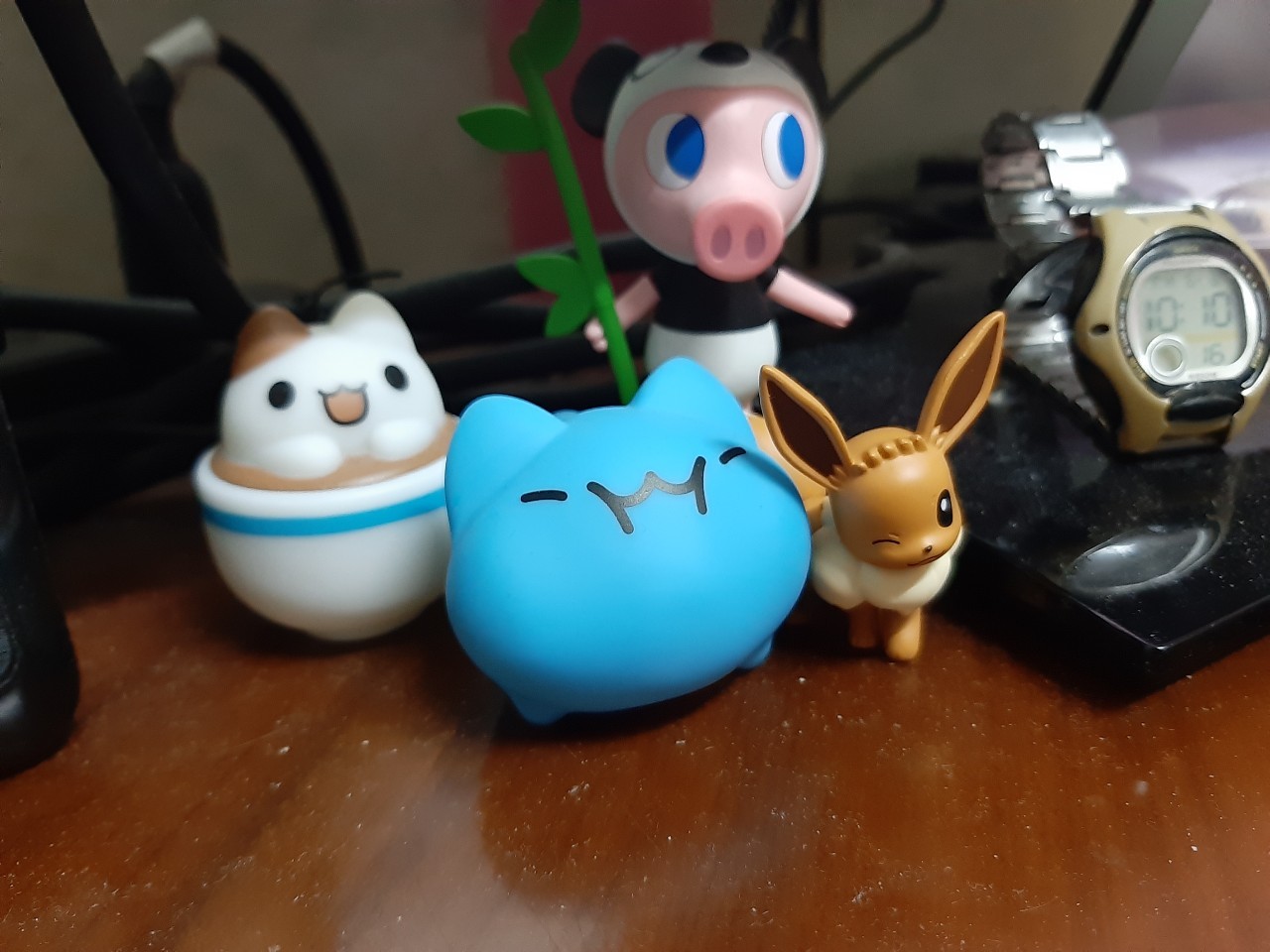 與小均逛easyshop，夾零食機，吃幸福鐵板燒，伊布扭蛋，連珍芋頭西米露