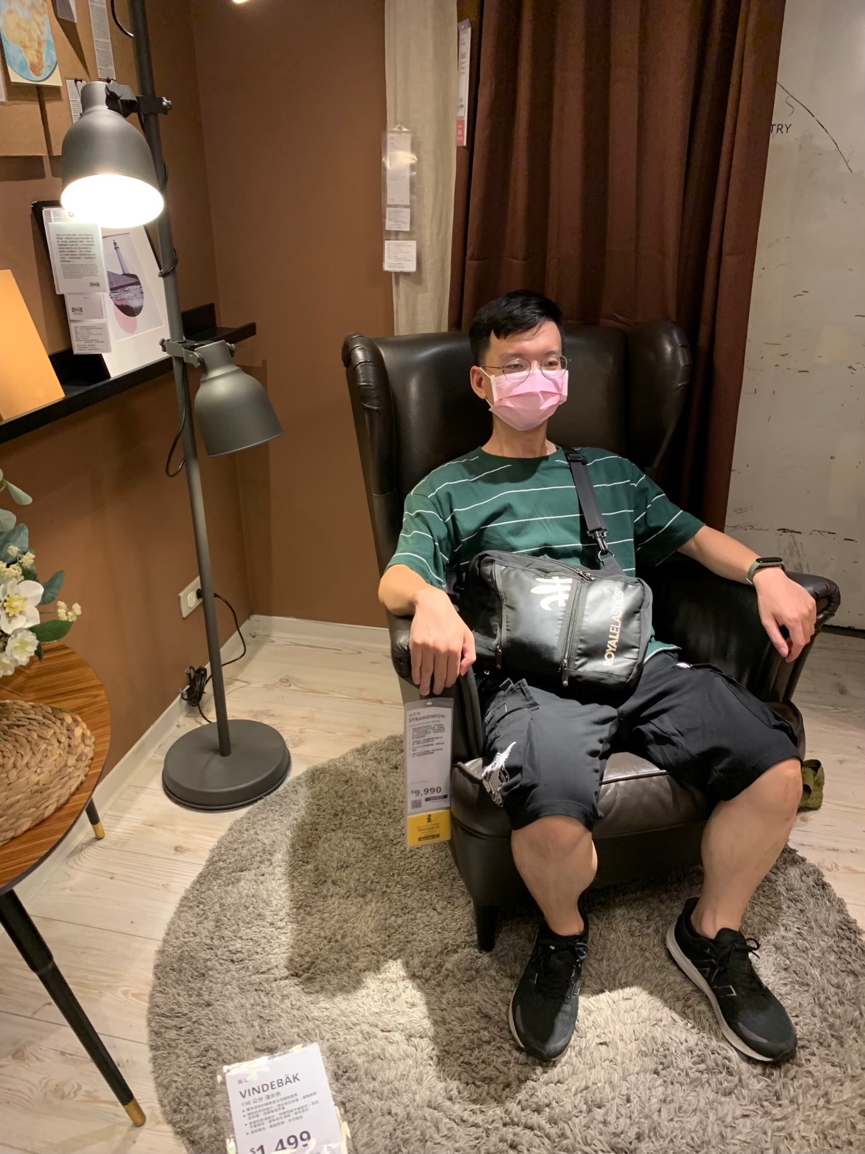 與小均分享肉粽，整理家裡，逛IKEA，全聯買內褲，爆買牛奶雪糕，領貨