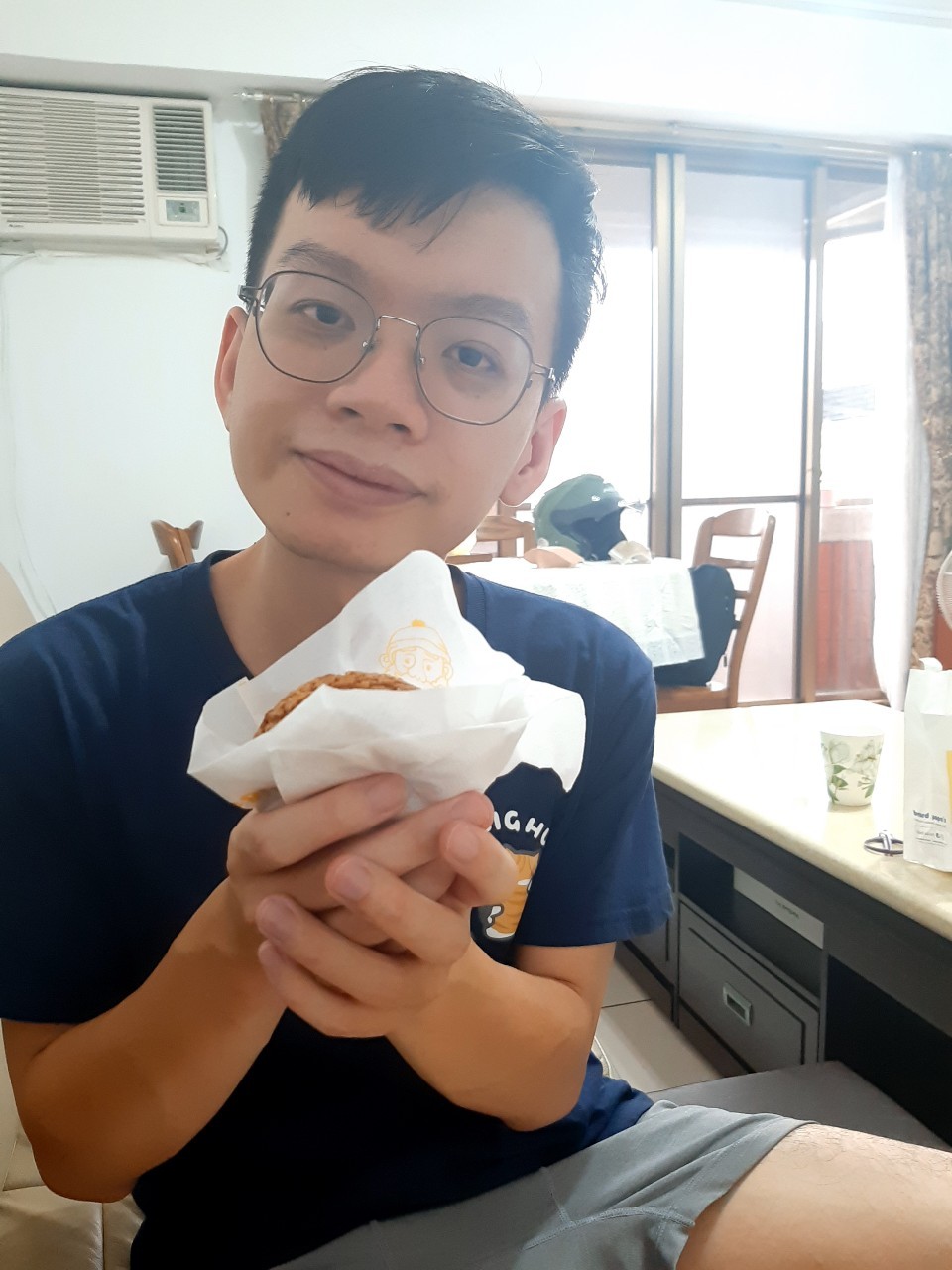 和香蕉與小林去宏匯吃豬排，玩湯姆熊，超市採買，小公主般照顧