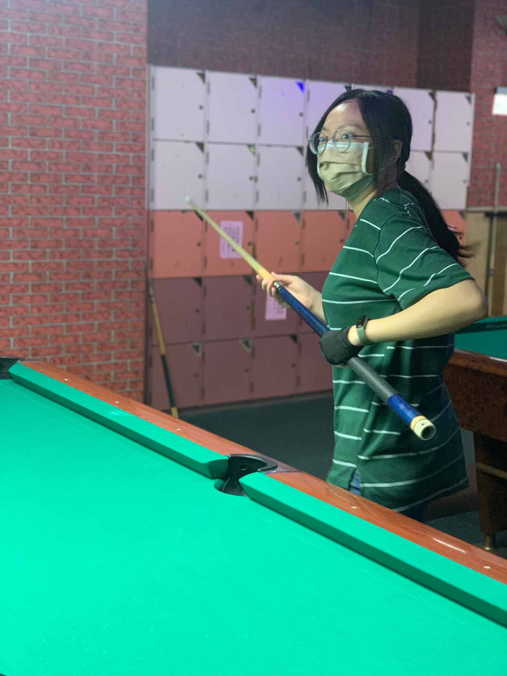 小金魚過生日，亞運射飛鏢打撞球唱歌，吃壽司郎，當小公主慶生