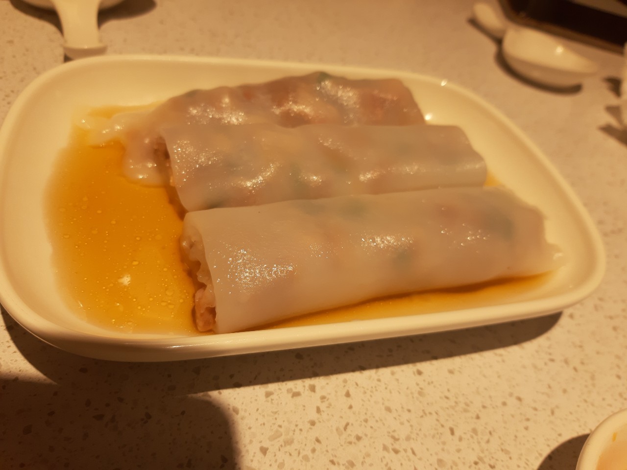 小均開車帥氣接小金魚，吃點8號港式餐廳，逛林口outlet，爆吃小七