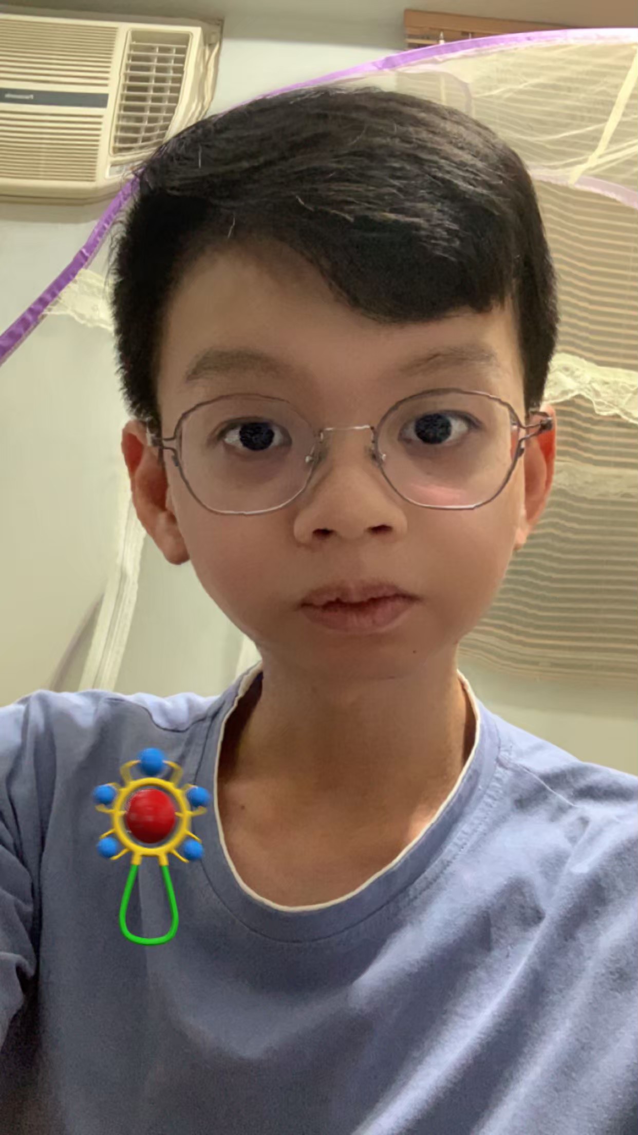 小均接考完代理的我，吃甘泉魚麵，玩搞笑相機，吃蛋捲耍廢，新莊國中報到，買綠豆沙回家