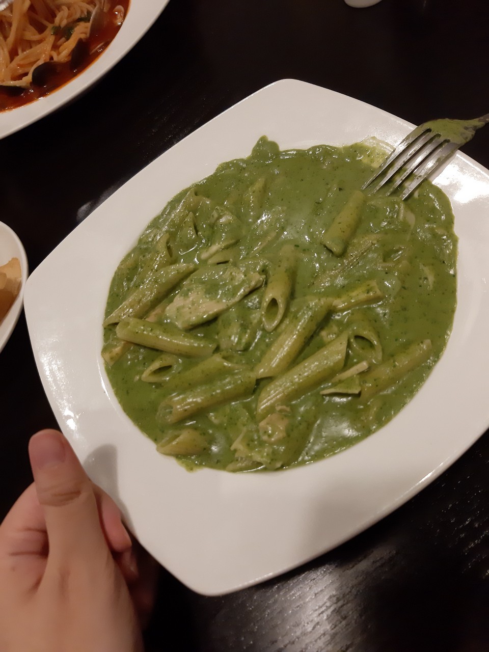 與小均吃秋田義大利麵，逛佳瑪買衣服，買再睡五分鐘，整理家裡，倒垃圾，吃八方