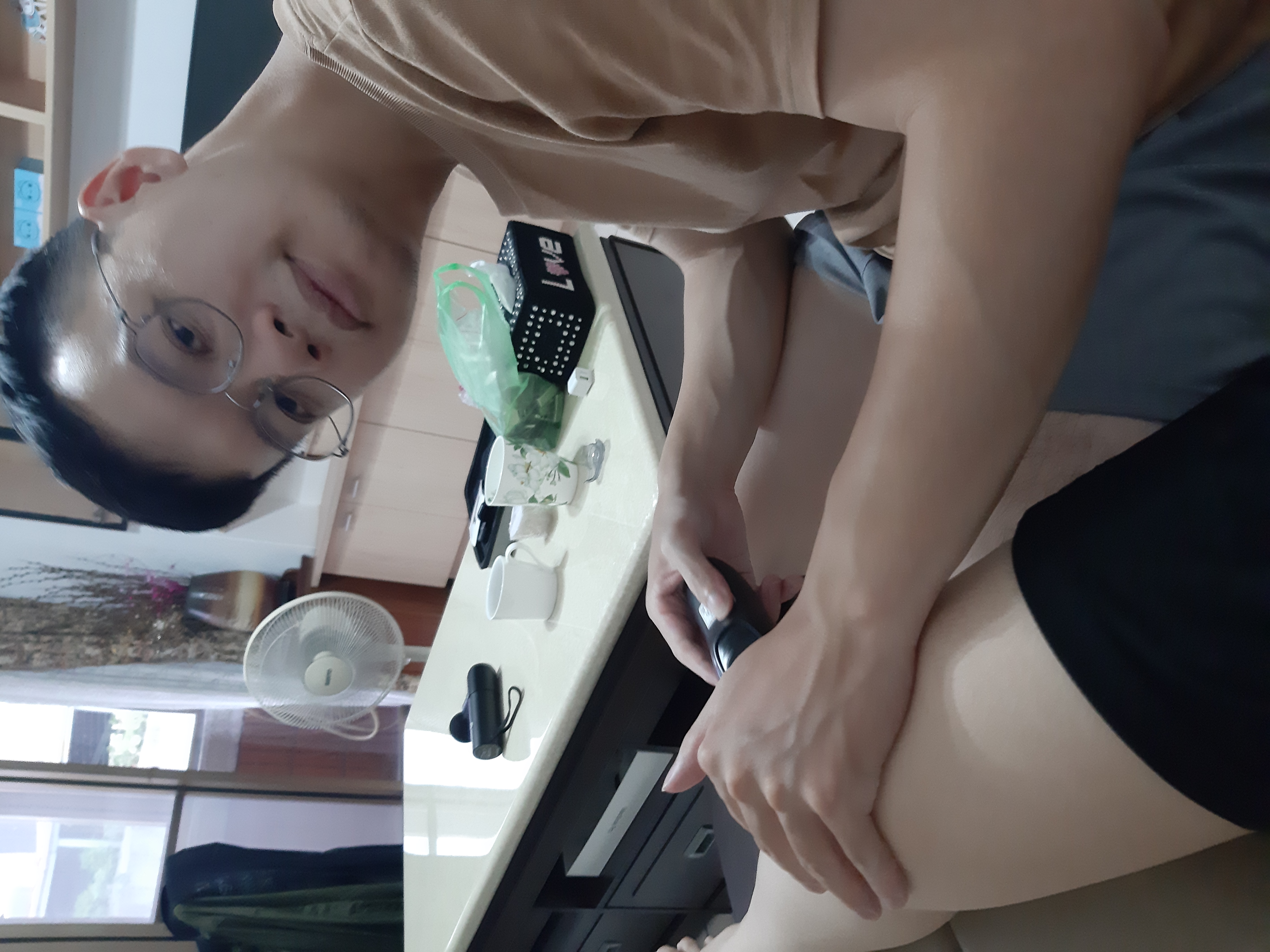 與小均吃美香早餐，跟學妹團密室逃脫，我跟學妹團買柯南逛三創，小均跟我家人吃豆品道