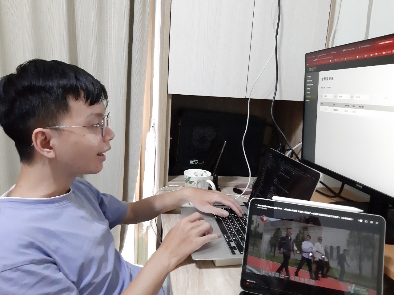 小均陪我看診，吃早自己，點生鮮外送，煮火鍋，開車車送我回家