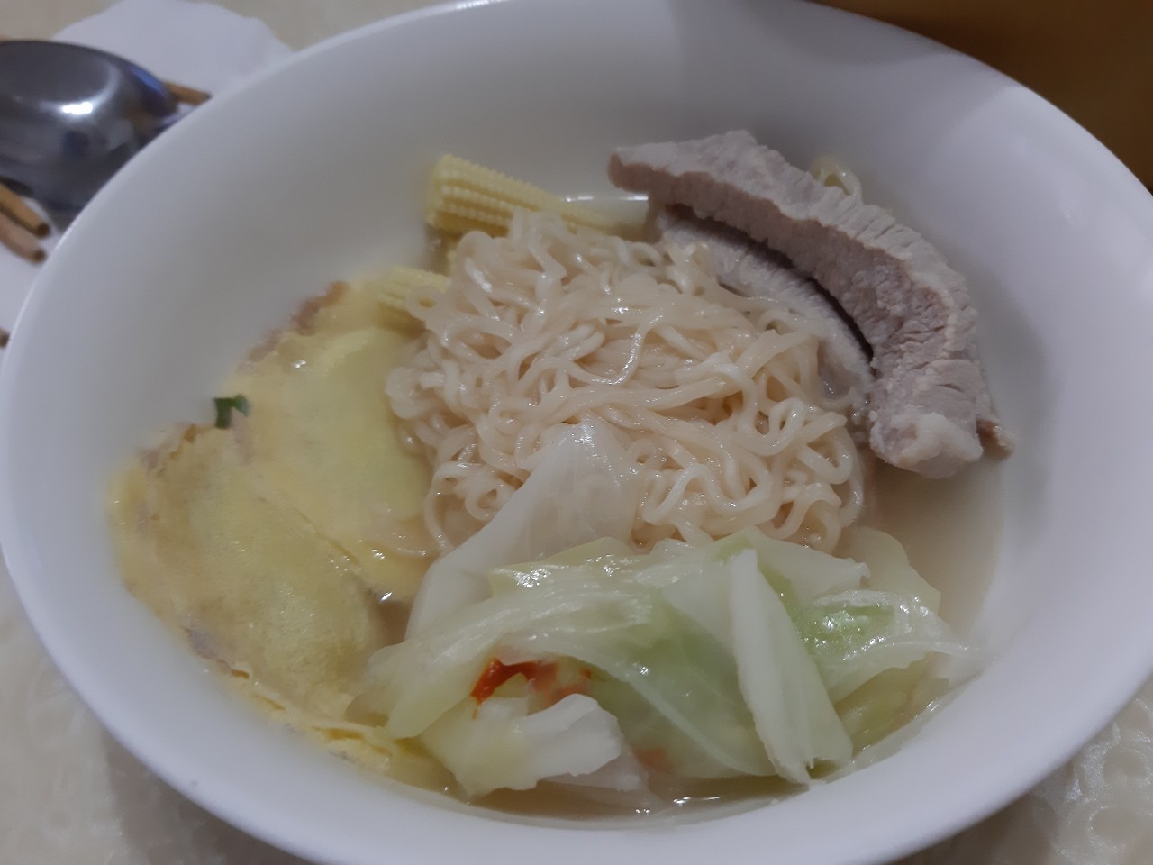 小均陪我看診，吃早自己，點生鮮外送，煮火鍋，開車車送我回家