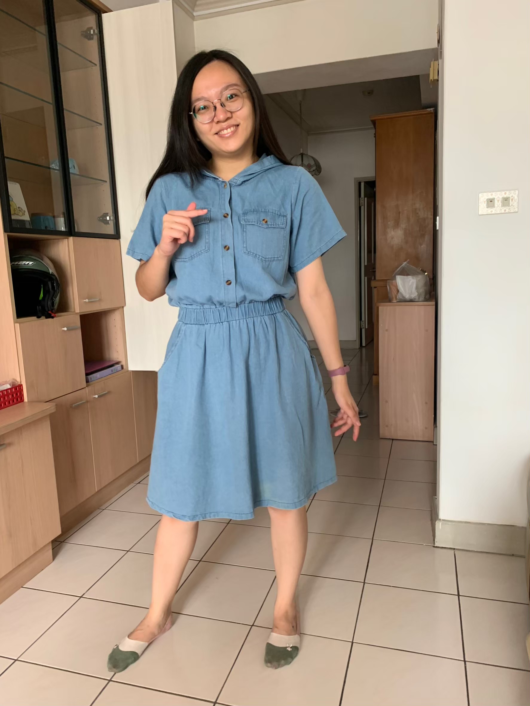 與小均吃早自己，燙襯衫，搭便車，小均爸父親節聚餐吃mega50，開車送我回家