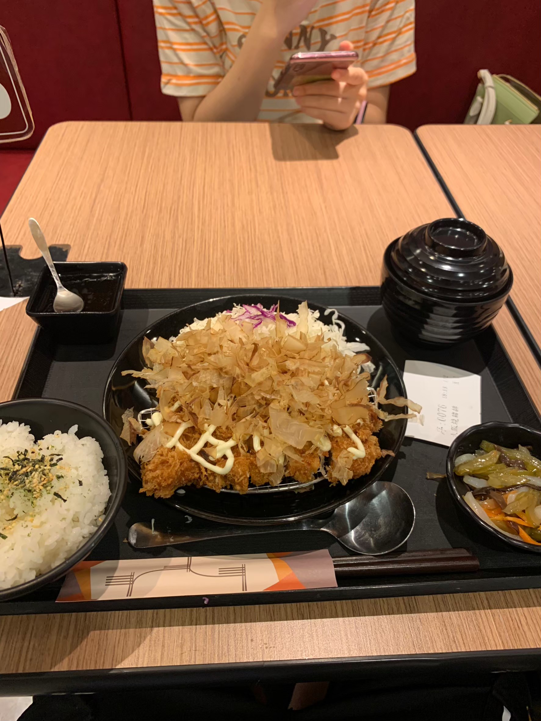 小苓與遊戲團相見歡，吃慶城海底撈，打桌遊，吃福勝亭