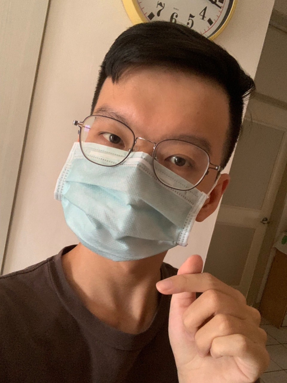 小均載我搬東西去學校，一起煮麵吃，買宵夜回家