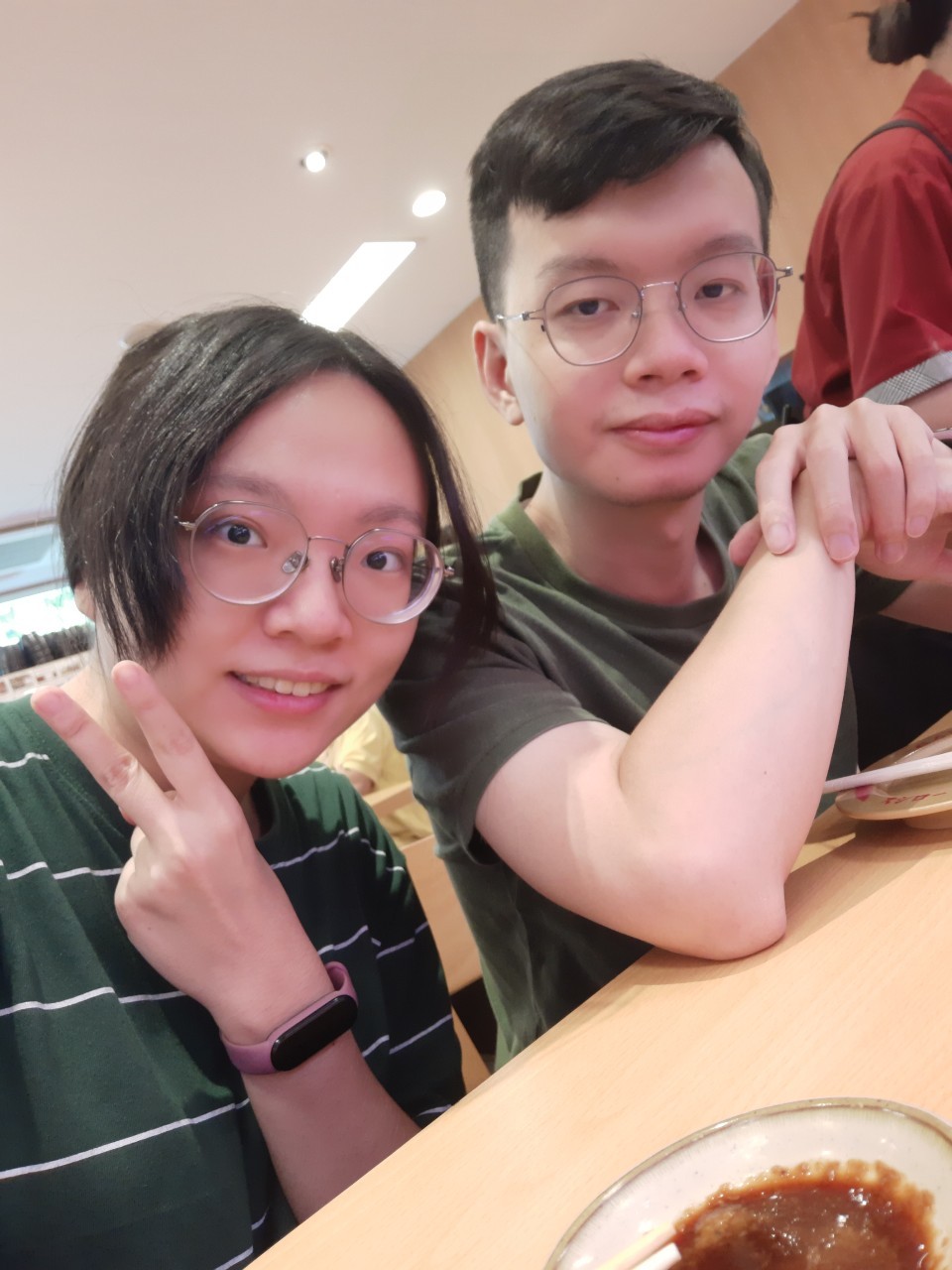 小均接我吃壽司郎，整理網路線櫃，追劇撒嬌，叫YZ PASTA外送