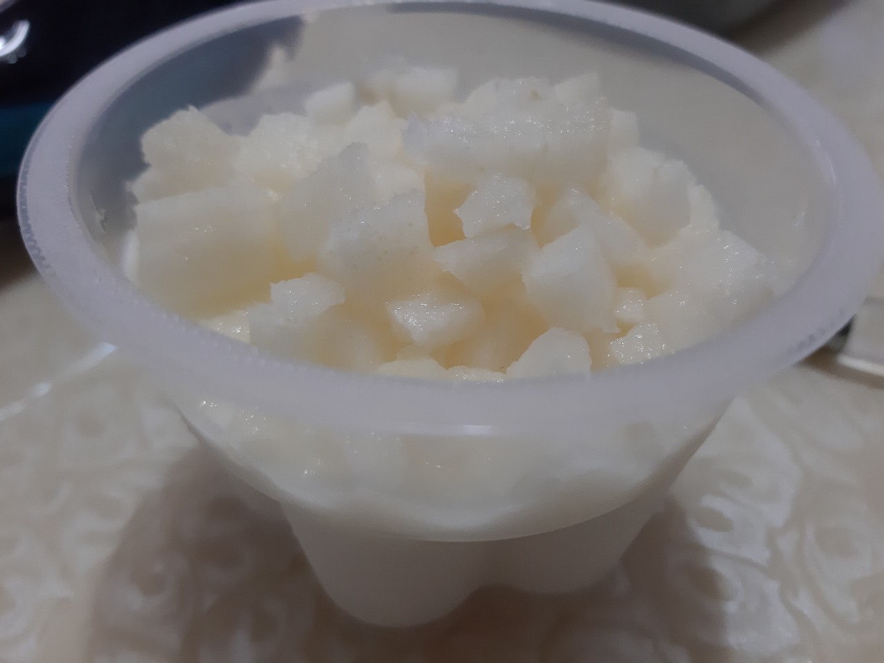 小均開車接我，逛全聯，換床包，煮牛肉麵，屋主投票大會小均開溜