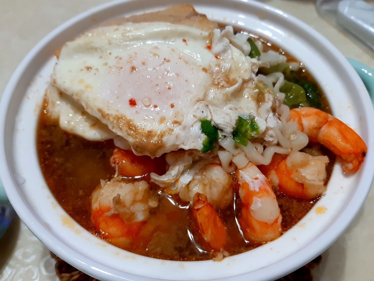 小均請補休陪補班的小金魚，吃秋田，煮火鍋，當小李子