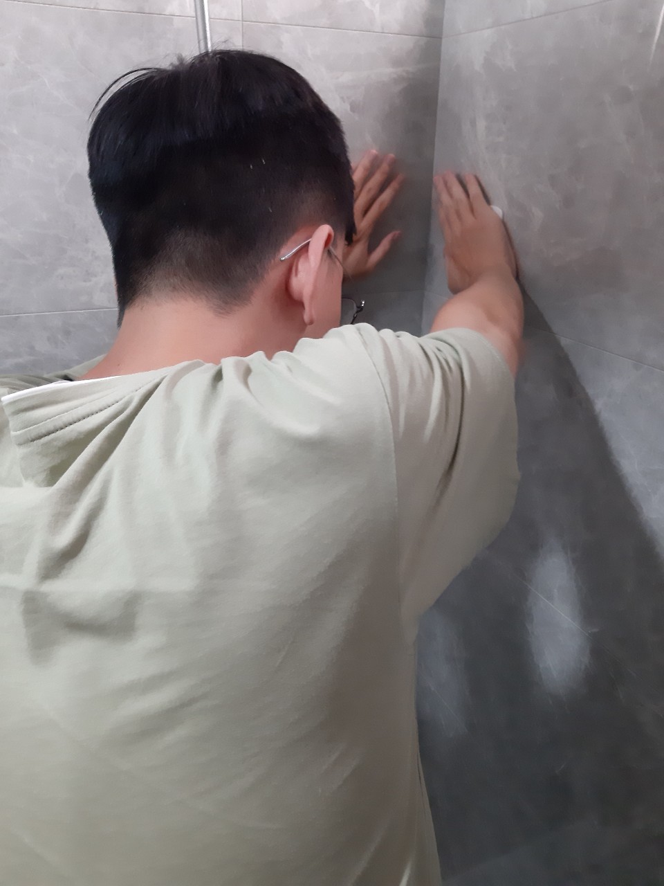 與小均吃饗聚，逛特力屋，傢俱買買買，享食吃爆，調眼鏡