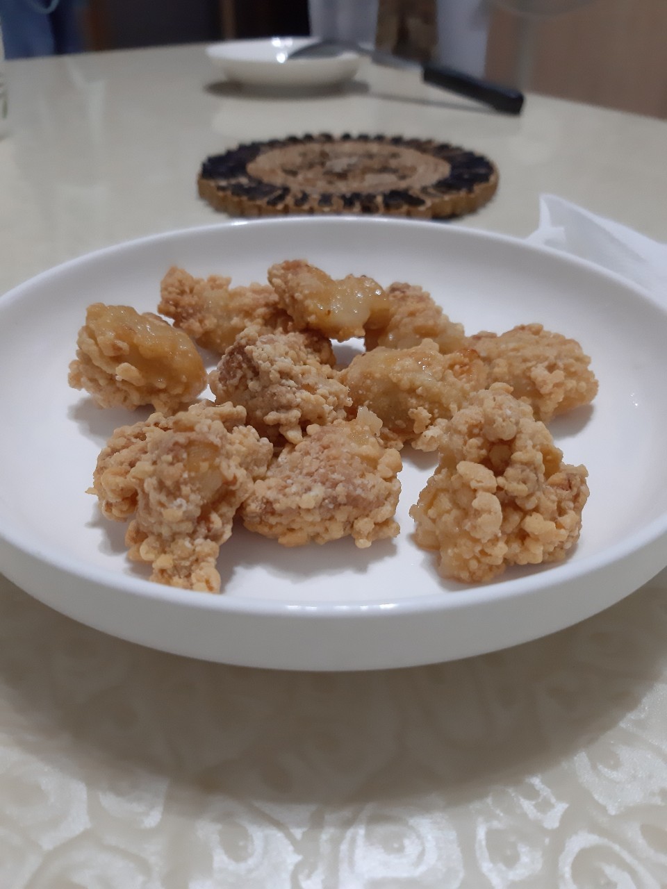 小均帥氣照顧小紅來的小金魚，第一次嘗試自己獨自煮晚餐，開車車嚕到領域展開