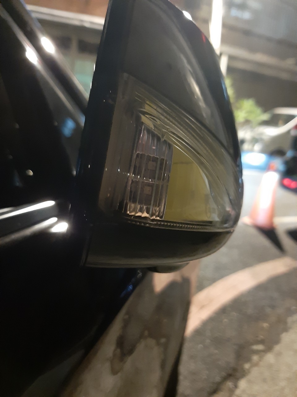 小均帥氣照顧小紅來的小金魚，第一次嘗試自己獨自煮晚餐，開車車嚕到領域展開