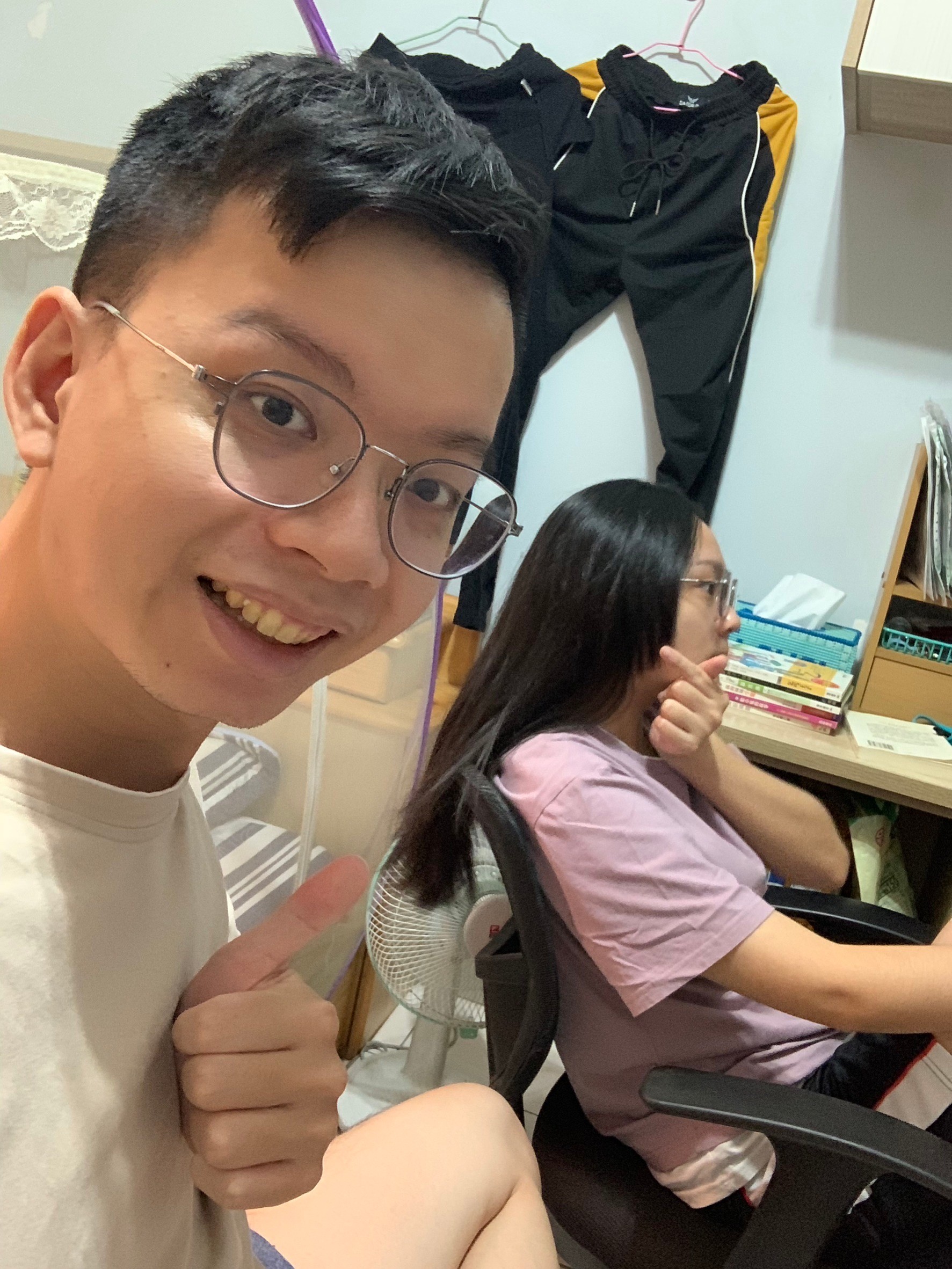 小均陪我練習接電路，做生科ppt，打掃廚房冰箱，煮晚餐吃吃