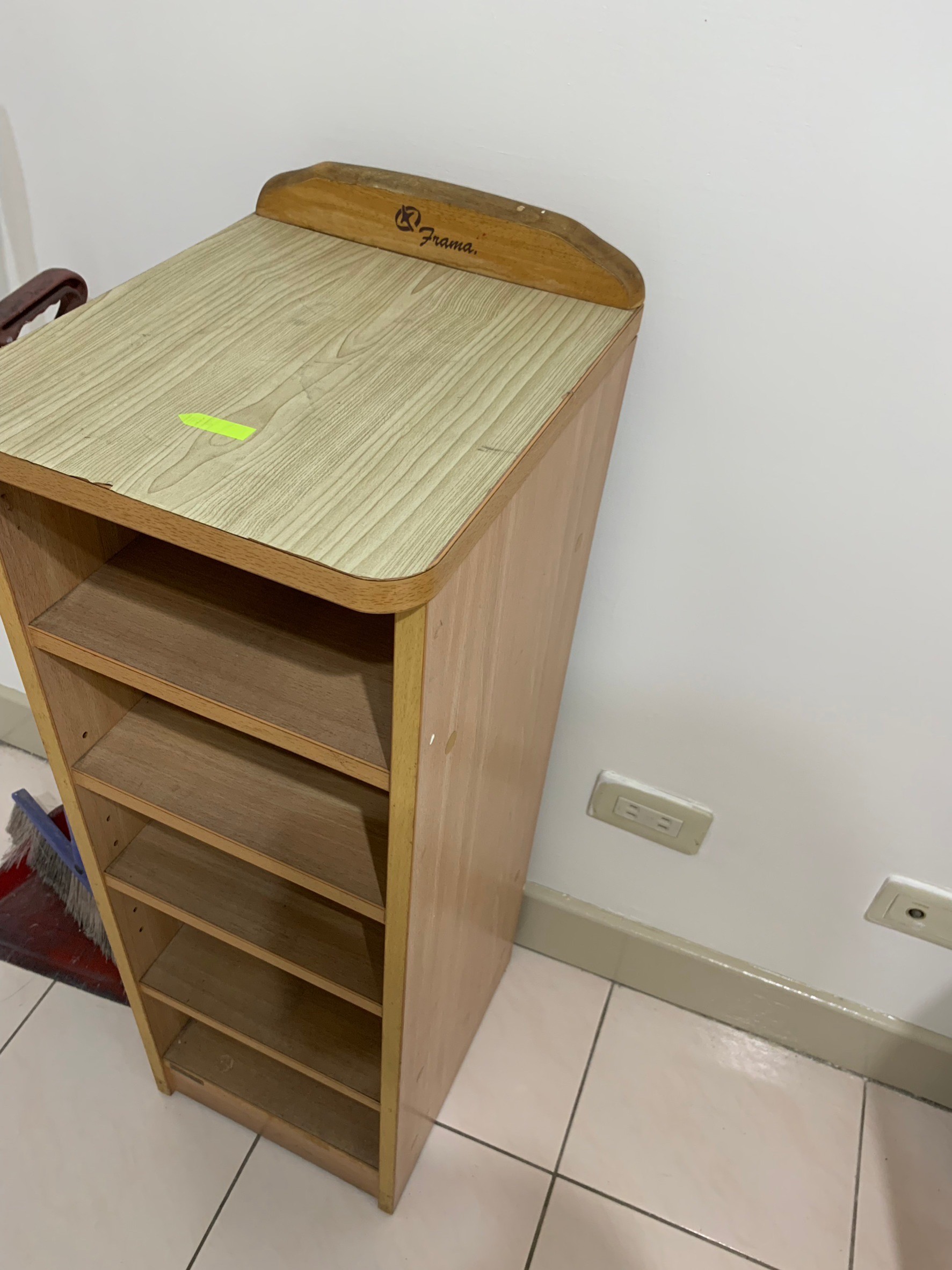 與小均慶祝認識兩週年，慶祝小均媽咪生日吃青樓，578初體驗，煮麵麵，討論裝潢