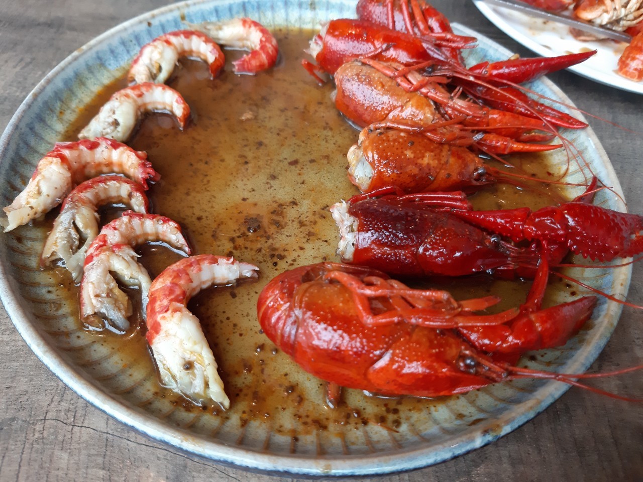 小均請補休一起吃布娜飛，湯姆熊玩耍，跟昱學妹吃韓聚食，小均接送我們回家，簡直太好