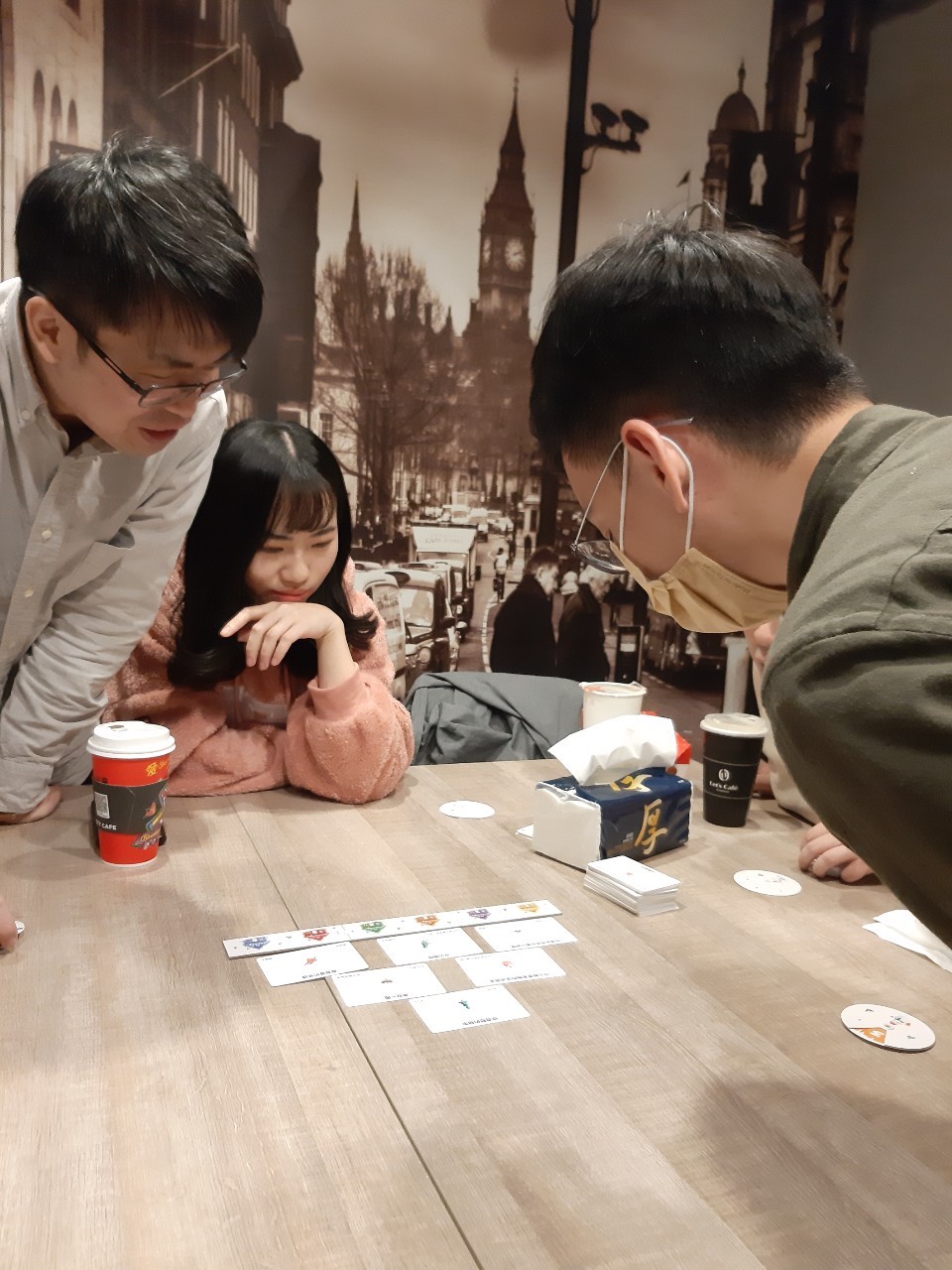 小均開車車接我，吃美添，三商巧福，遊戲團布萊梅玩桌遊，勝博殿吃豬排，雨中浪漫散步