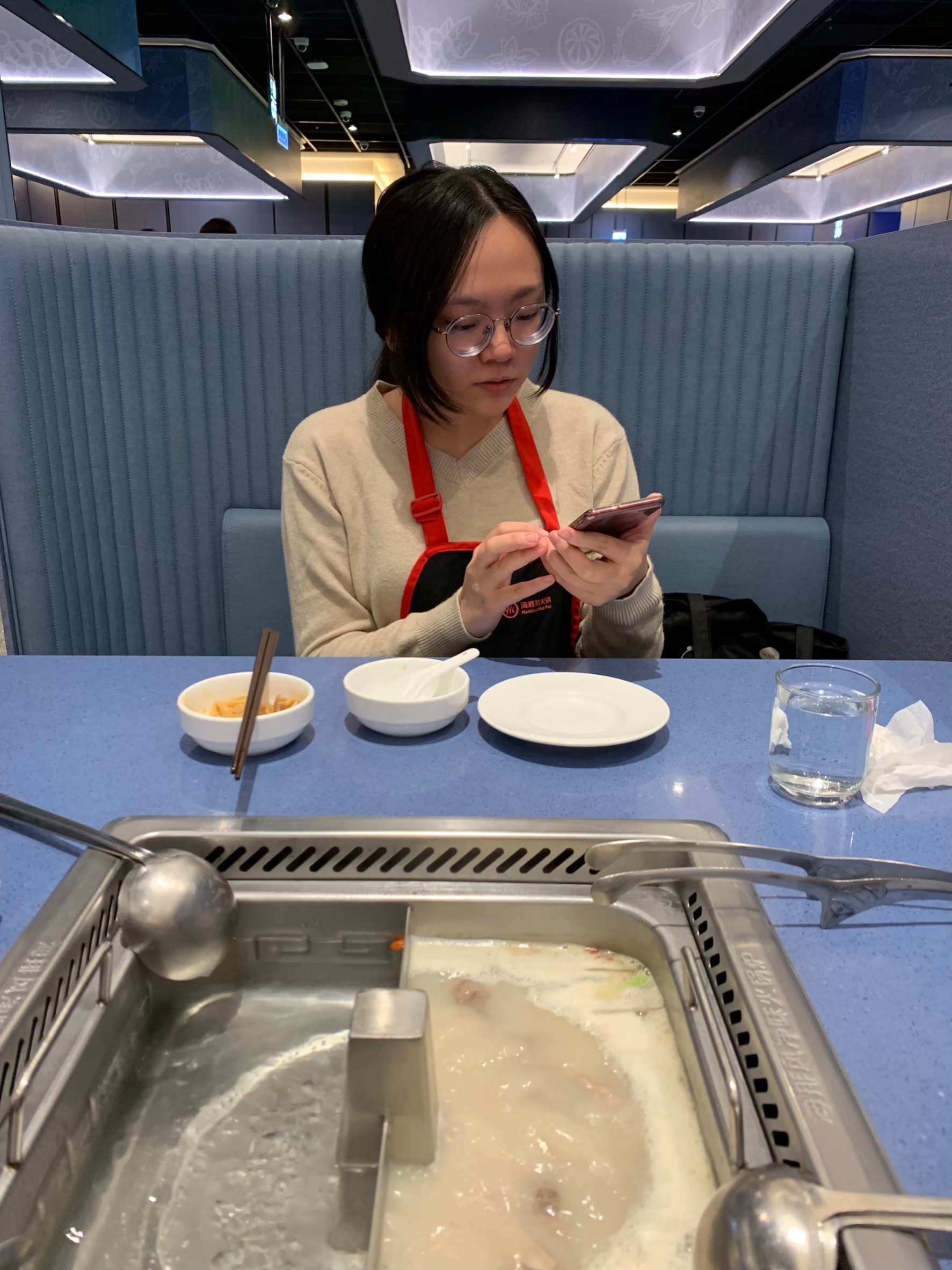 慶祝兩週年，吃旺角飲茶，新月橋散步，全身按摩初體驗，吃海底撈，拆禮物好幸福